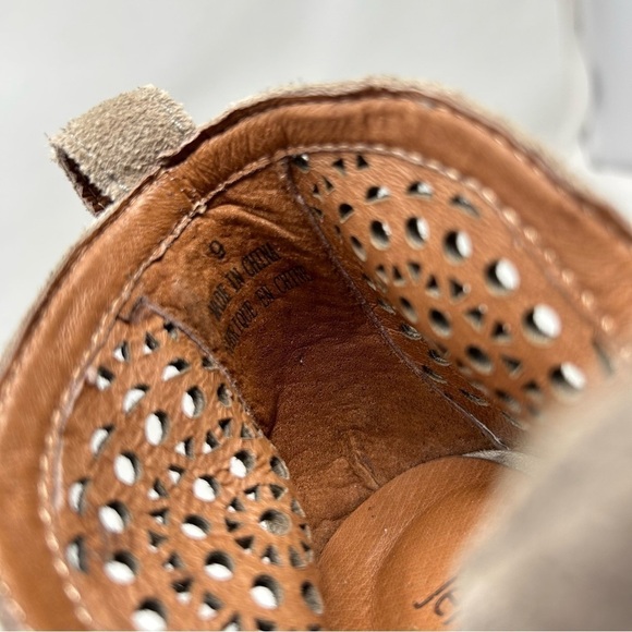 Jeffrey Campbell 'Rosalee Cutout Booties Women's Size 9 Light Brown Suede. - Picture 10 of 12